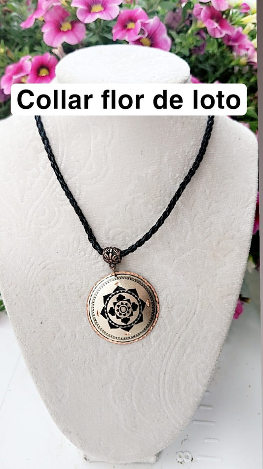 COLLAR DIJE COBRE FLOR DE LOTO